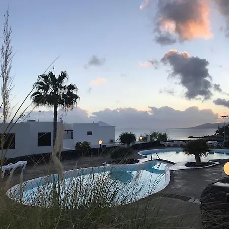Stunning 2 Bedroom Vacation Vv On Seafront Apartment