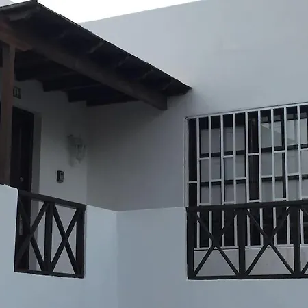Appartement Stunning 2 Bedroom Vacation Vv On Seafront Puerto del Carmen (Lanzarote)